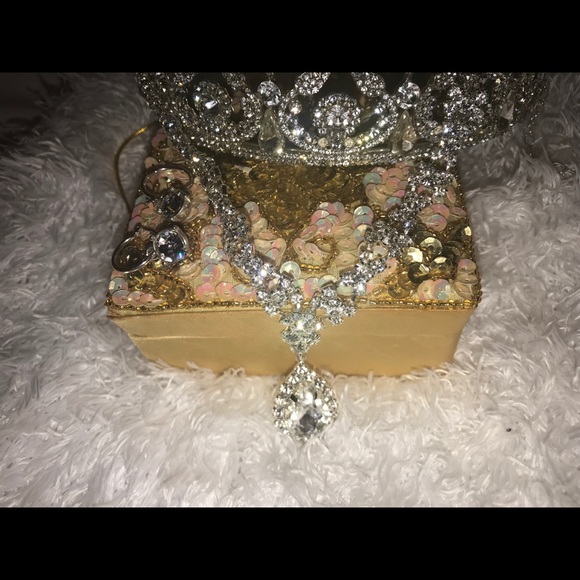 Jewelry - Austrian crystal  Necklace  and earrings Set